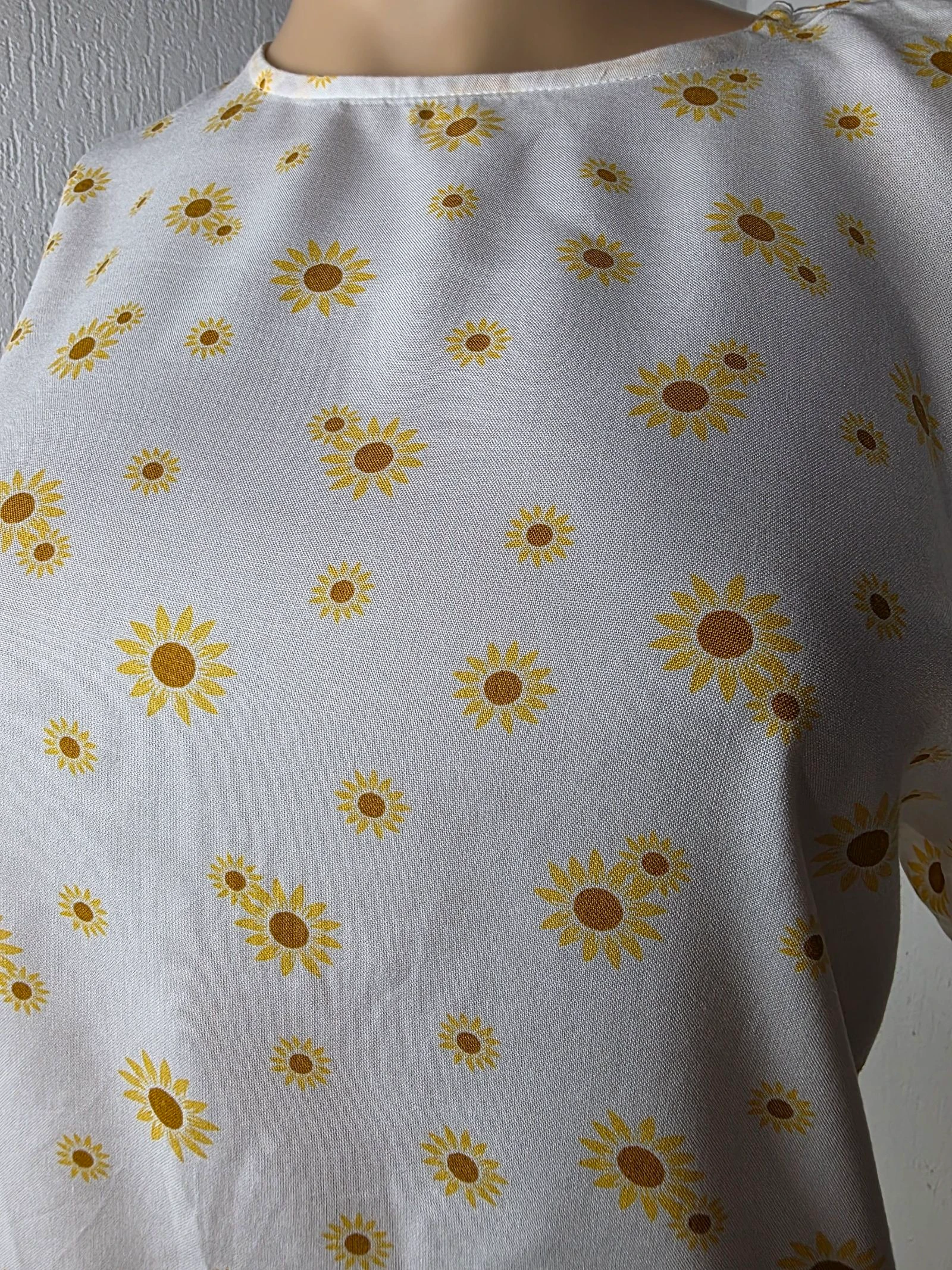 Blusa top branca com estampa de girassóis LC Waikiki tamanho S / M (36/38) nova com etiqueta – photo 2